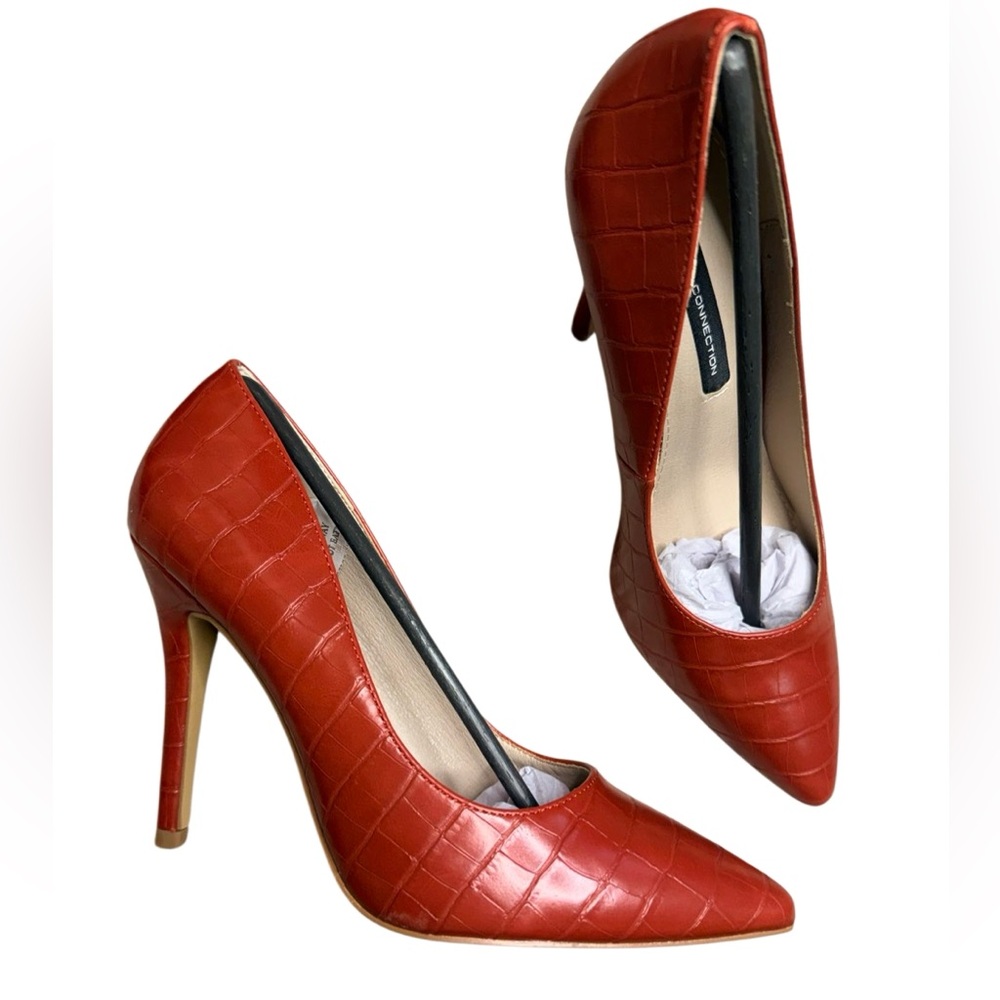 NWB French Connection Red Croc-Pattern Pumps Size 8 - Picture 3 of 7